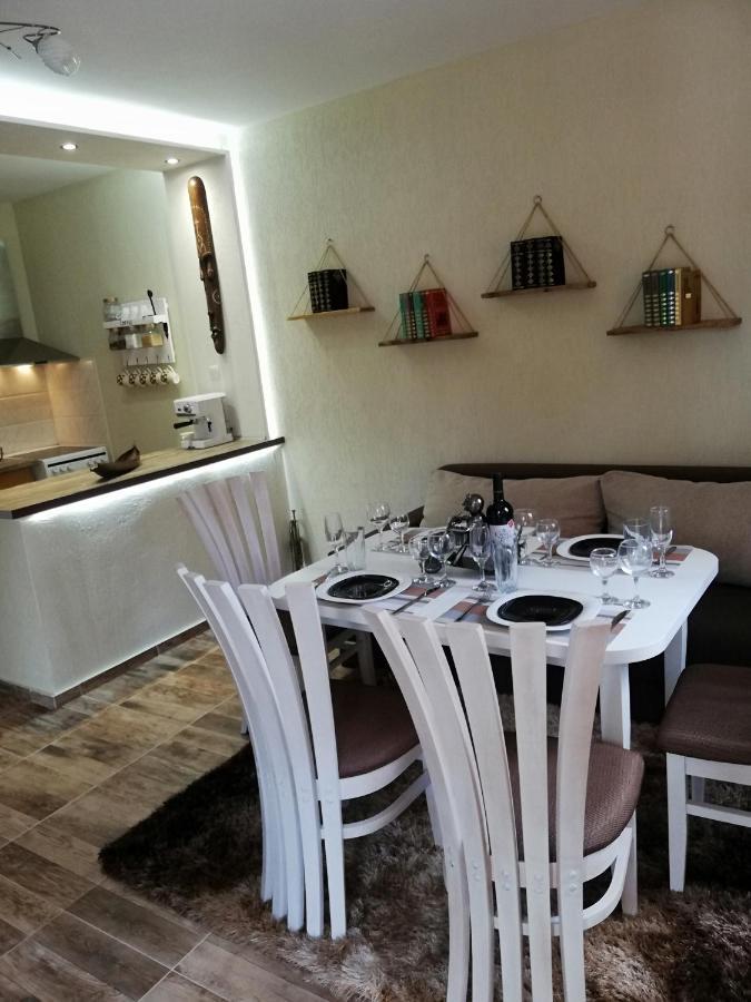 Petrov Apartment Trjavna Eksteriør bilde
