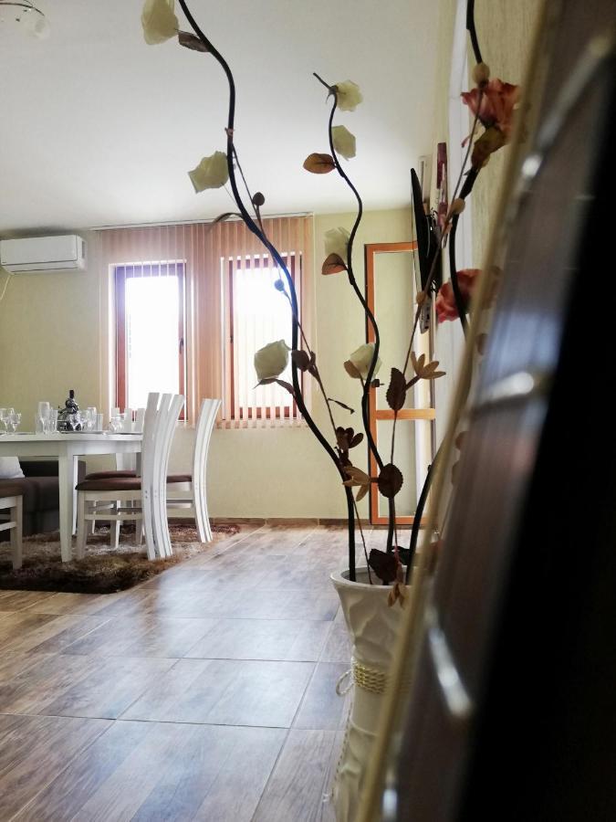 Petrov Apartment Trjavna Eksteriør bilde